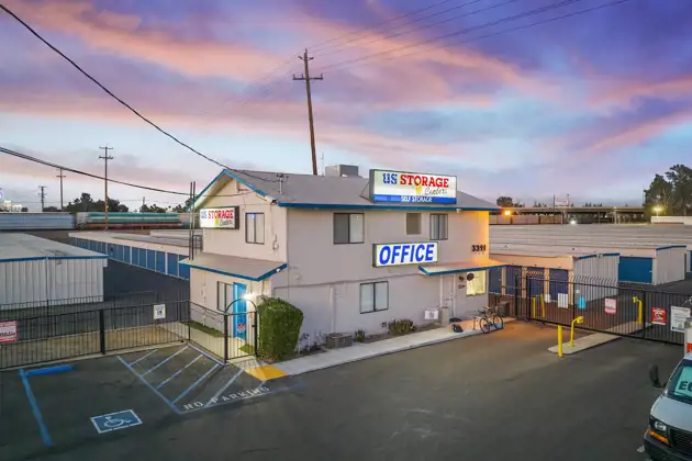 self storage facility bakersfield ca truxtun exterior front