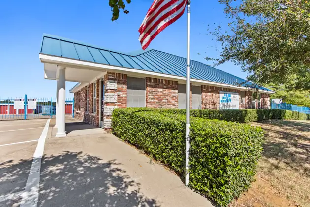 self storage facility arlington tx hwy 287 exterior