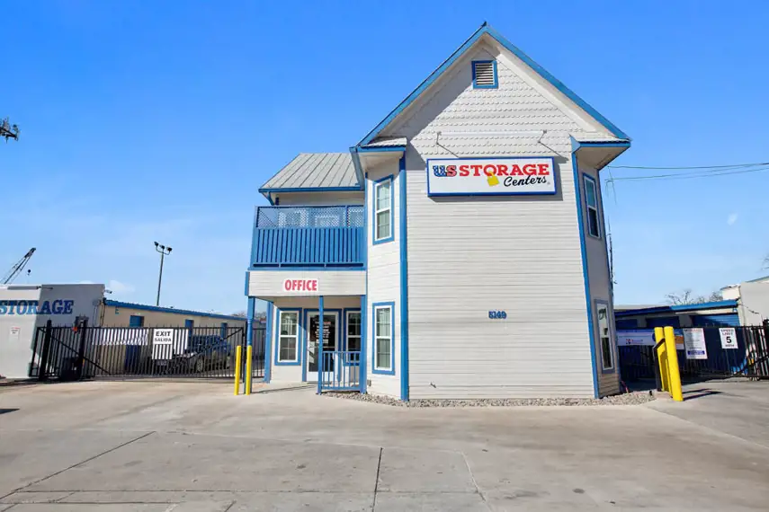 self storage san antonio blanco exterior