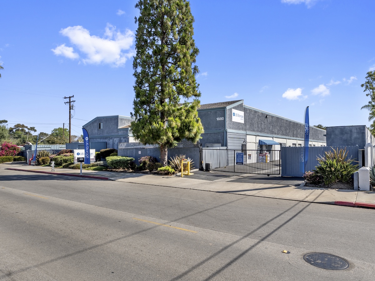 Self storage facility Costa Mesa CA Whittier Ave exterior front