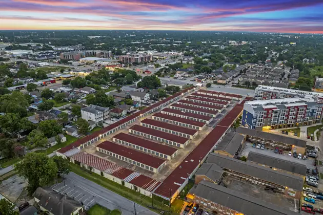 bullseye storage airline exterior building