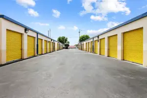self storage facility hialeah fl w 76th exterior units