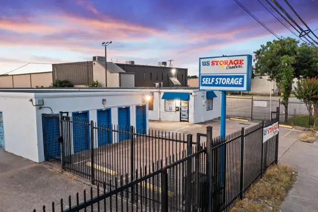 self storage facility dallas tx willowbrook exterior building