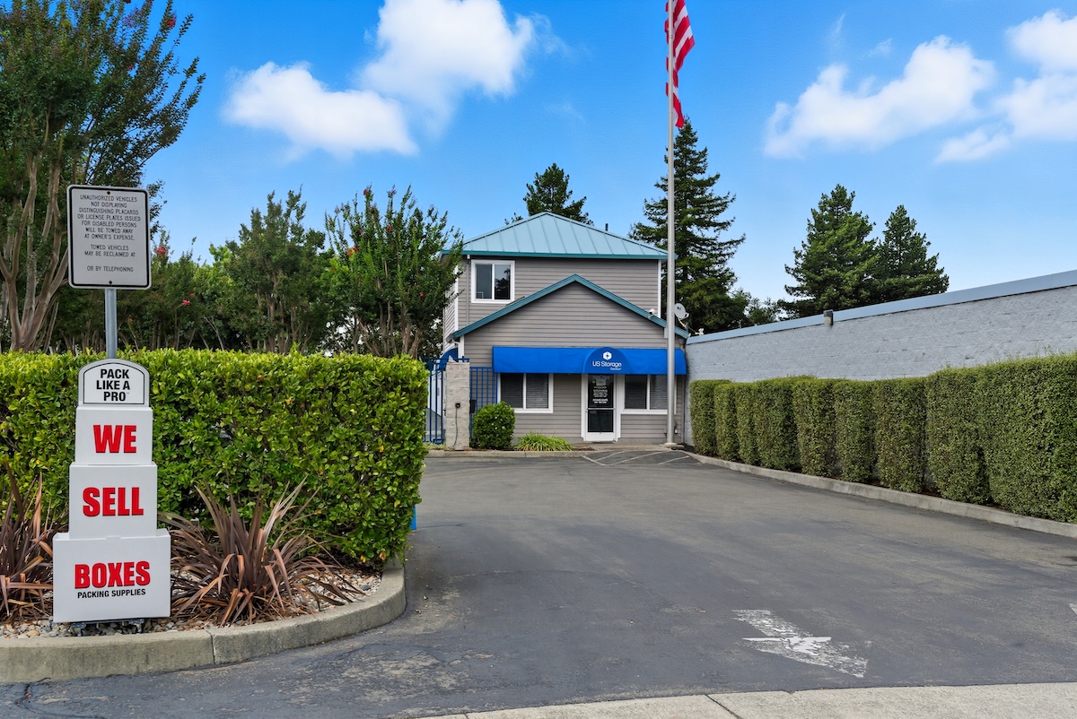 Santa Rosa Lombardi Self Storage - Exterior Office