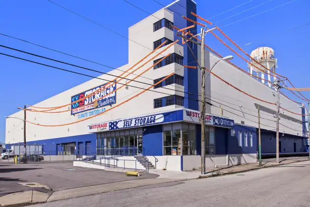 self storage facility philadelphia pa exterior