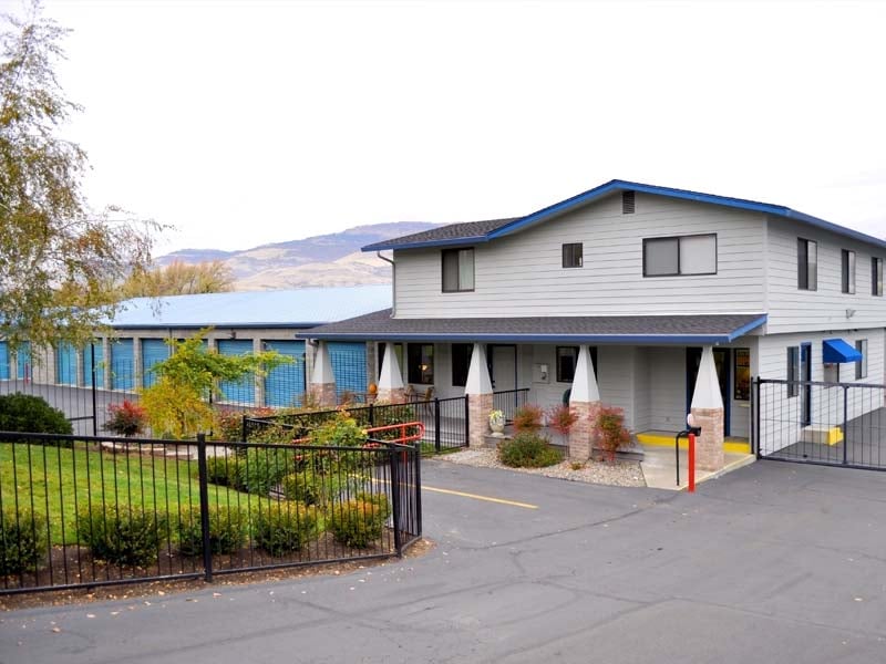 self storage facility ashland or 2855 or-66 exterior front