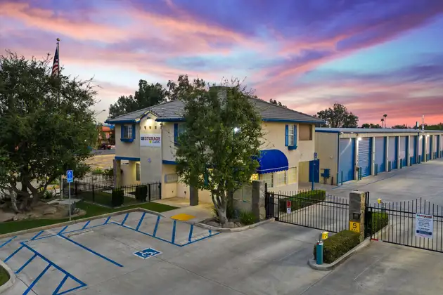 self storage facility bakersfield ca mesa grande exterior office
