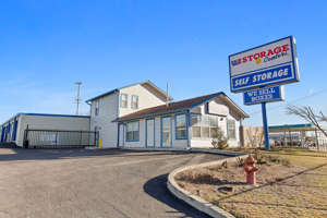 self storage san antonio laredo exterior