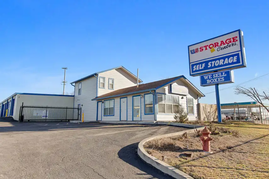 self storage san antonio laredo exterior