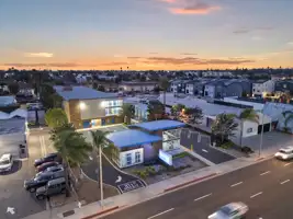 self storage facility costa mesa harbor Exterior Office