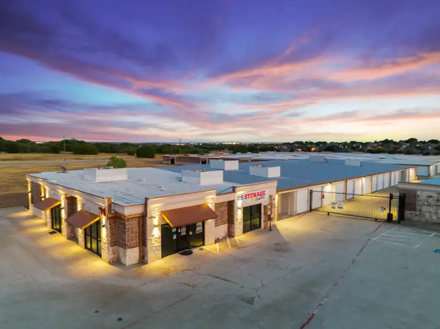 self storage facility arlington debbie ln exterior building