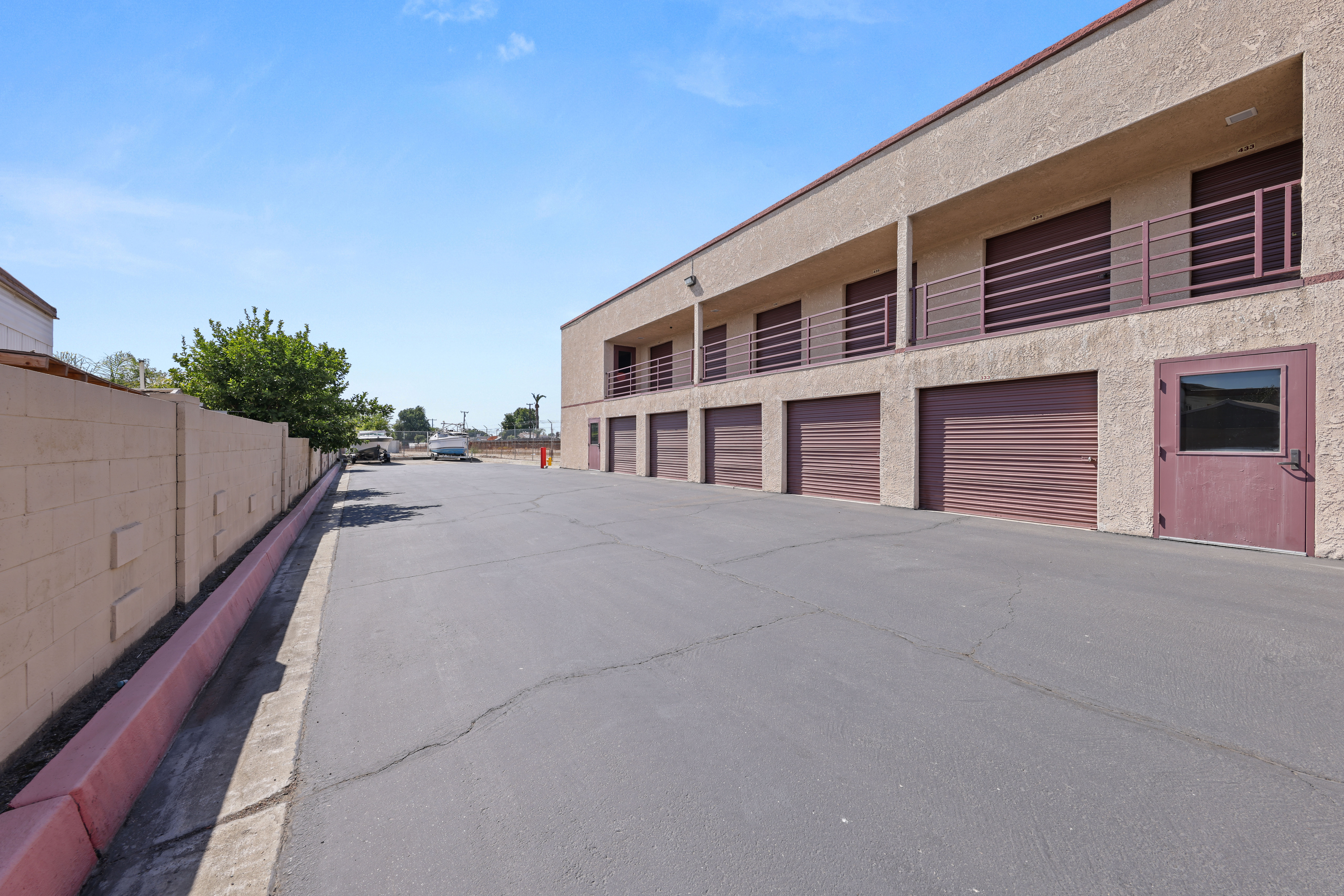 self storage facility covina ca azusa ave drive up units