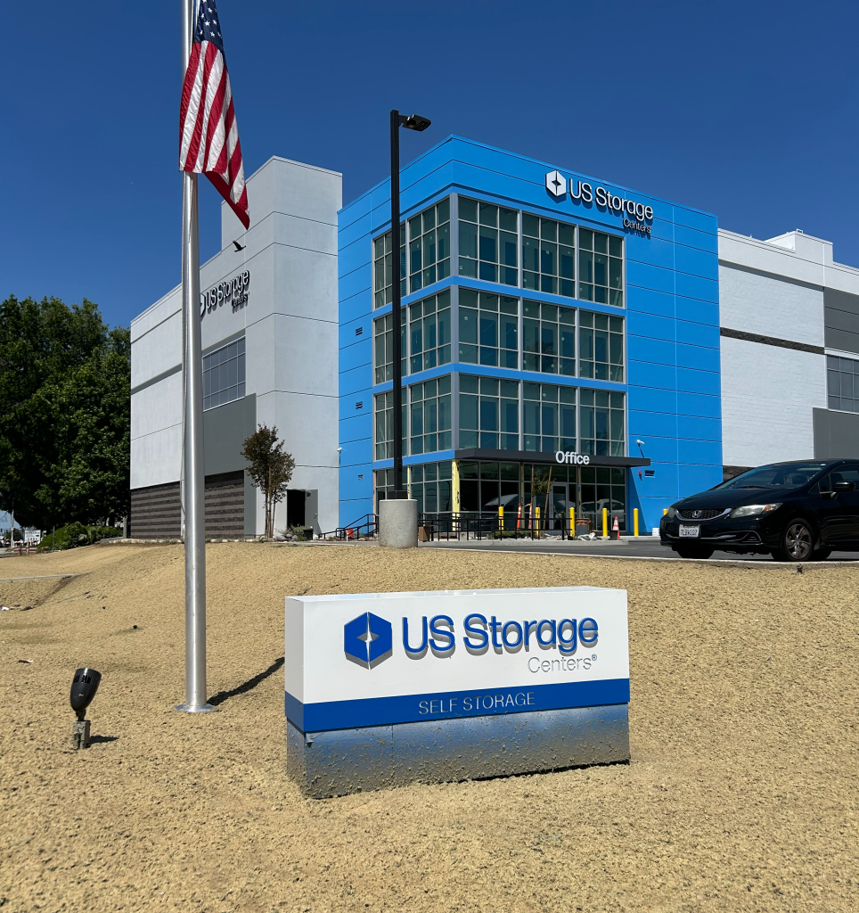 self storage facility ca Cutter Way covina exterior office