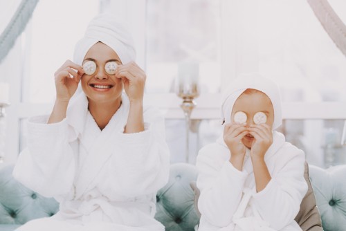 mother daughter spa time
