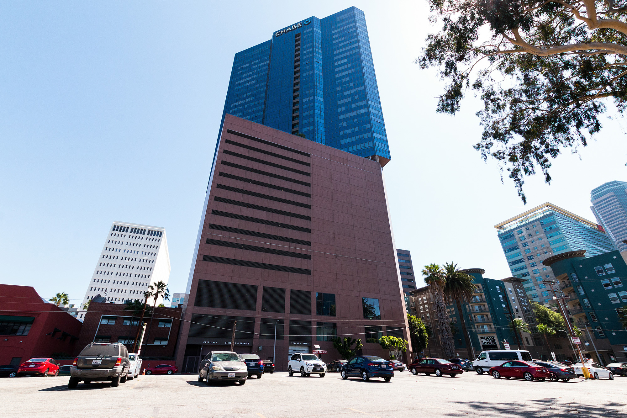 self storage facility los angeles ca wilshire blvd exterior entrance