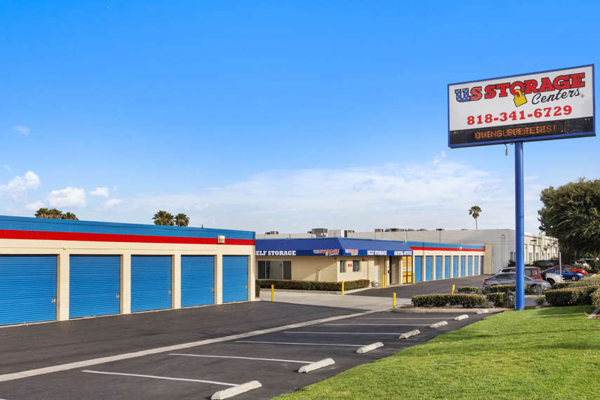 Storage Units In Chatsworth Ca At 9818 De Soto Ave Us Storage Centers