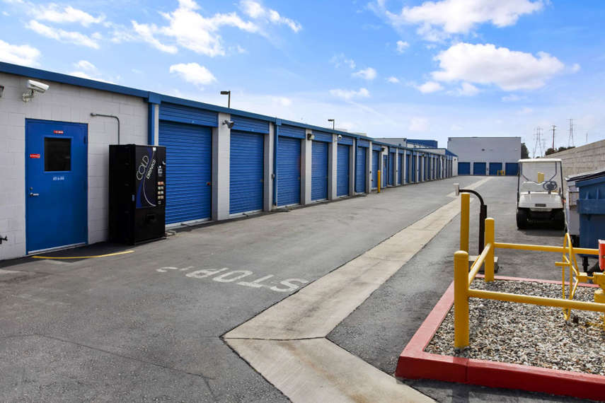 Self Storage Units in Orange, CA Located At 1460 North Main Street US