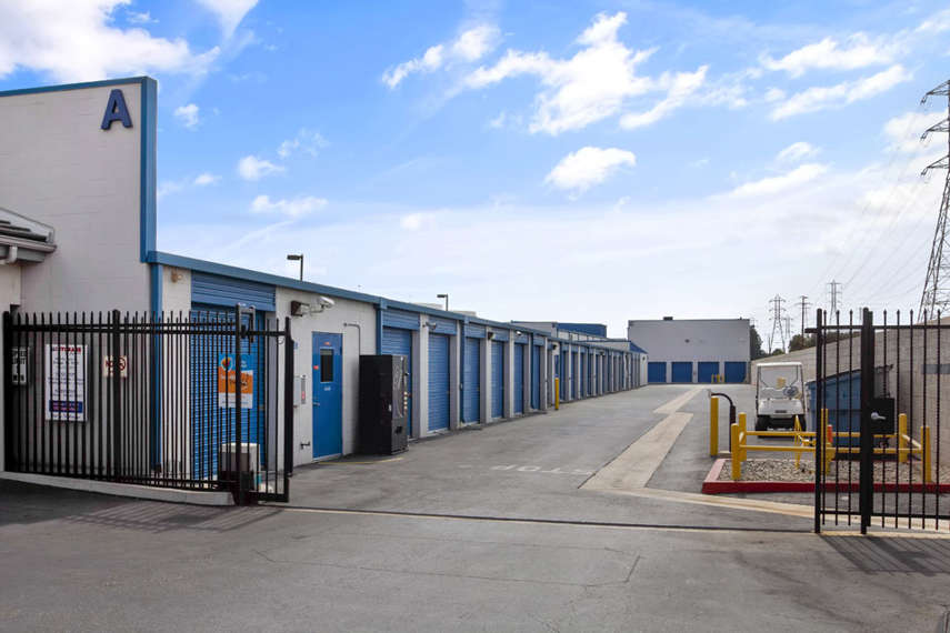 Self Storage Units in Orange, CA Located At 1460 North Main Street US