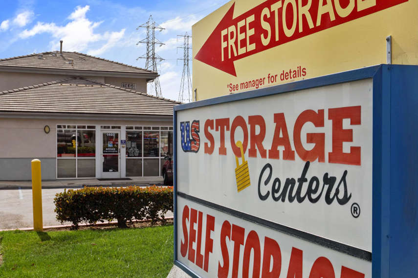 Self Storage Units in Orange, CA Located At 1460 North Main Street US