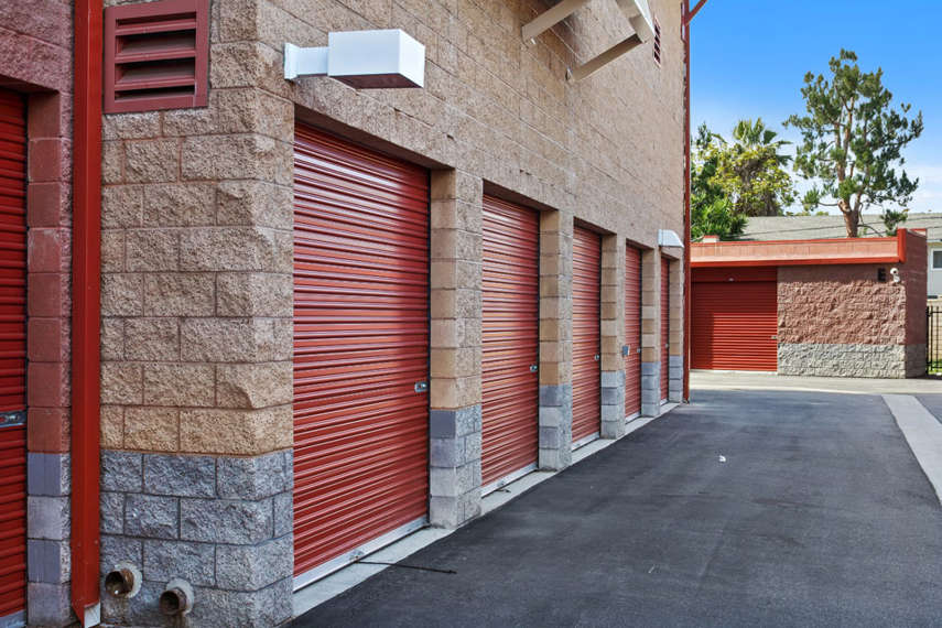 Secure Self Storage Units in Simi Valley, CA US Storage Centers