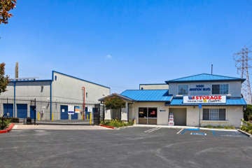 Self Storage Facility in Hawthorne, NY - image 1 