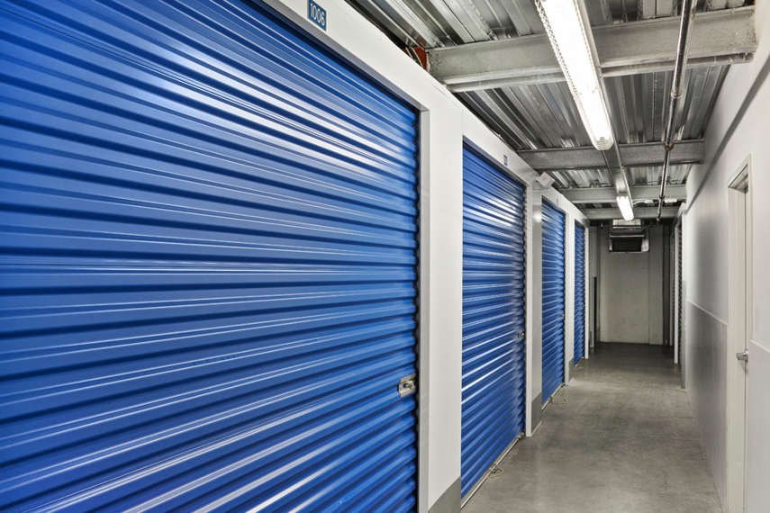 Self Storage Units in Los Angeles, CA US Storage Centers