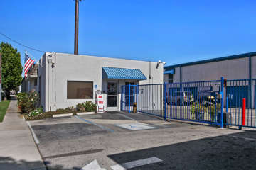 Self Storage Facility at 800 West 15th Street - image 5 