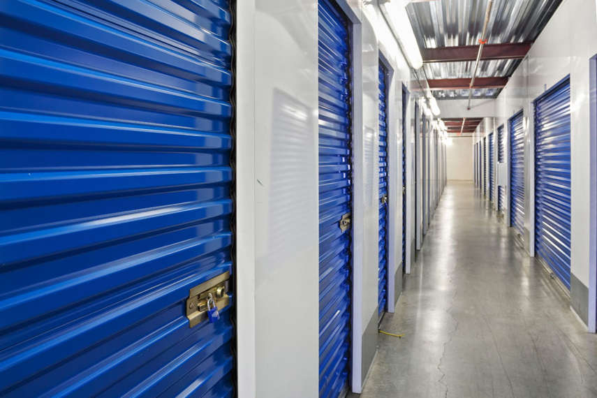 Self Storage Units in Montrose, CA US Storage Centers