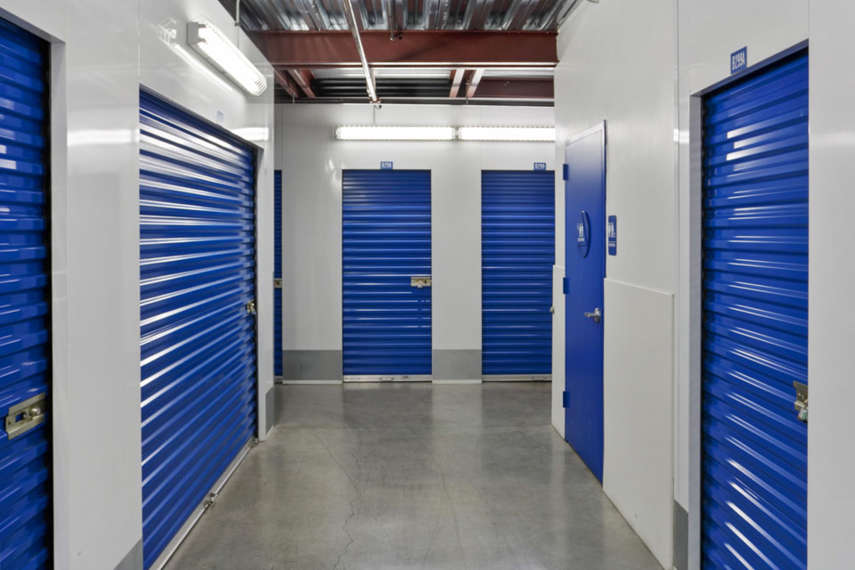 Self Storage Units in Montrose, CA US Storage Centers